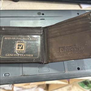 Men’s Genuine Leather Wallet STONE MOUNTAIN Bifold Black RFID Protection